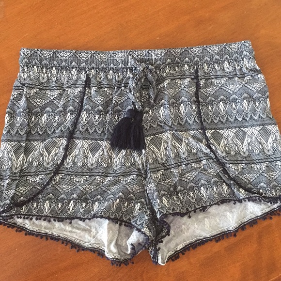 White & Navy Printed Stretchy Shorts - Picture 1 of 4